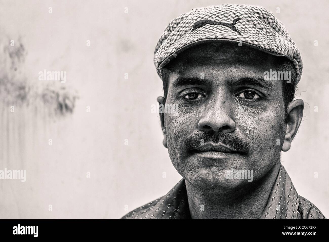 Man wearing white cap hi-res stock photography and images - Alamy