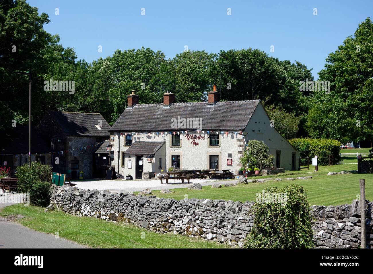 Waterloo Inn Country Pub, Biggin Village, Derbyshire Dales, Peak District National Park, Derbyshire, England, UK in June Stock Photo