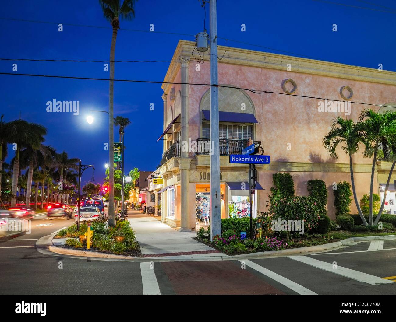 night-on-west-venice-avenue-in-downtown-venice-florida-in-the-united
