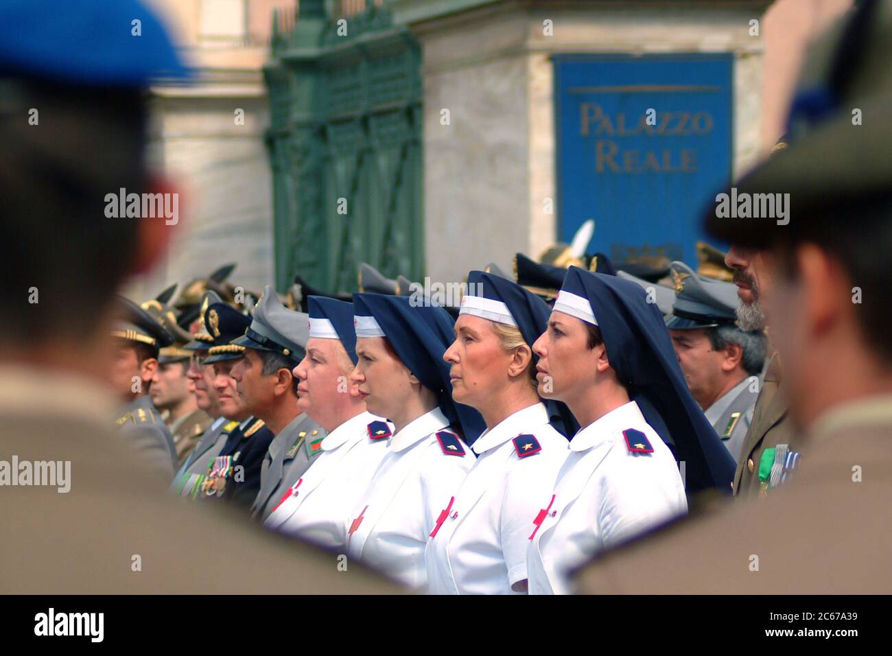 Nurses wear uniform hi-res stock photography and images - Alamy