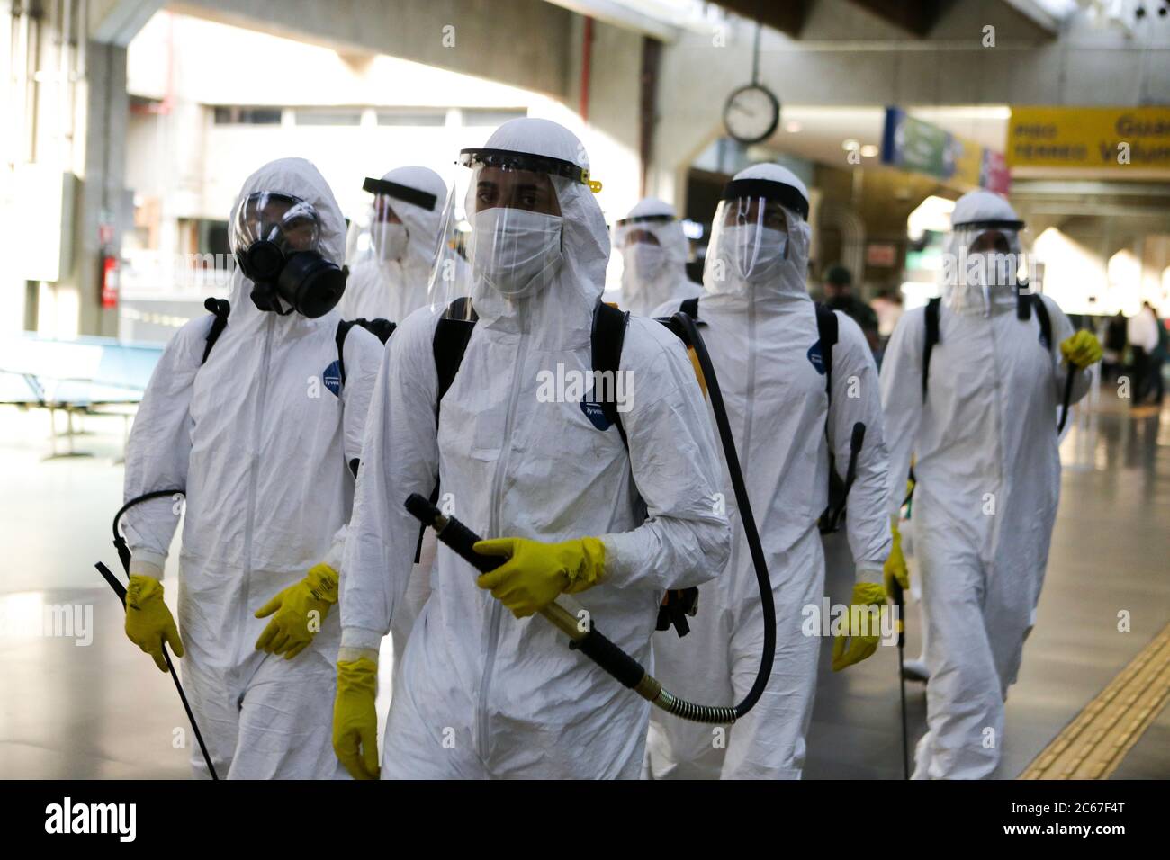 Sao Paulo, Brazil. 7th July, 2020. Dozens of soldiers from the Brazilian army and navy from the southeast military complex, work to disinfect the Tiete bus terminal. Disinfection is part of the actions of the Joint Southeast Command in support of the Health and Public Security within the scope of Operation Covid-19, which began in March this year. Since the beginning of the operation, the Command has carried out around 500 disinfections in public spaces in the state of Sao Paulo. Credit: Dario Oliveira/ZUMA Wire/Alamy Live News Stock Photo