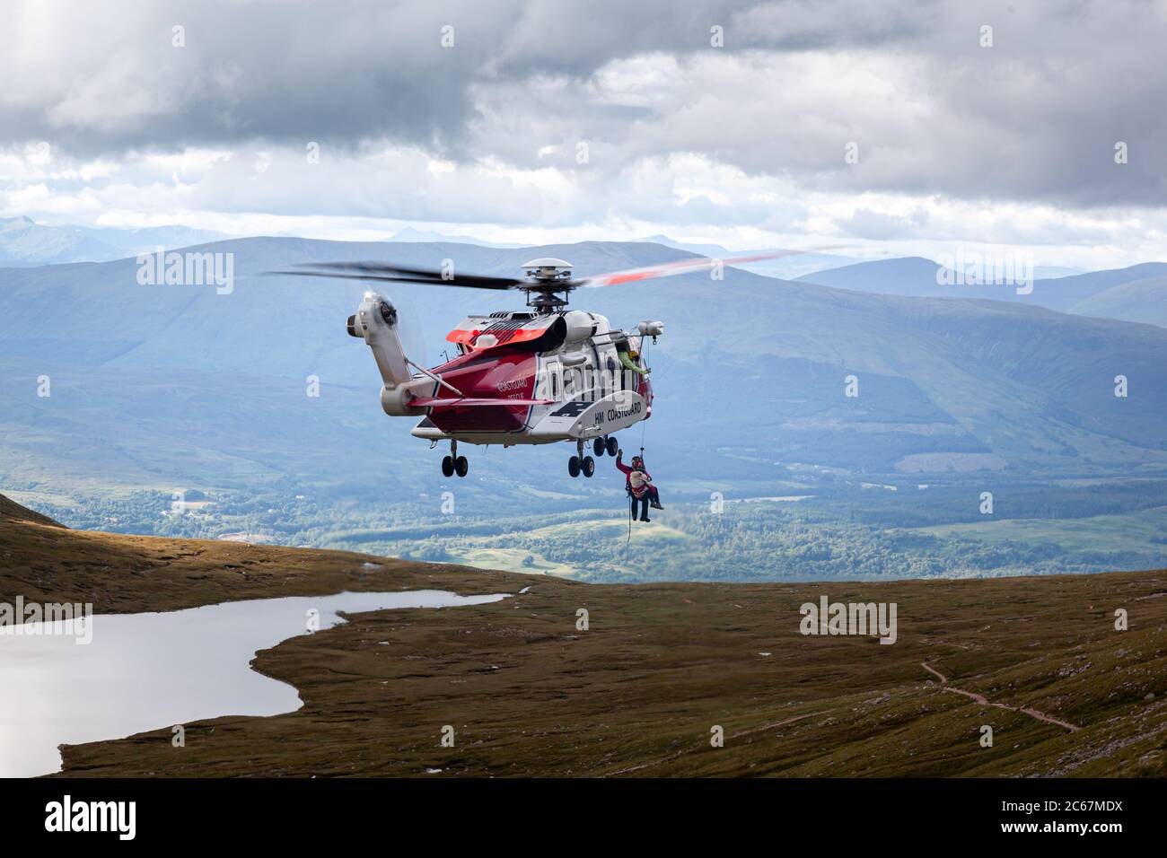 Mountain rescue helicopter uk hires stock photography and images Alamy