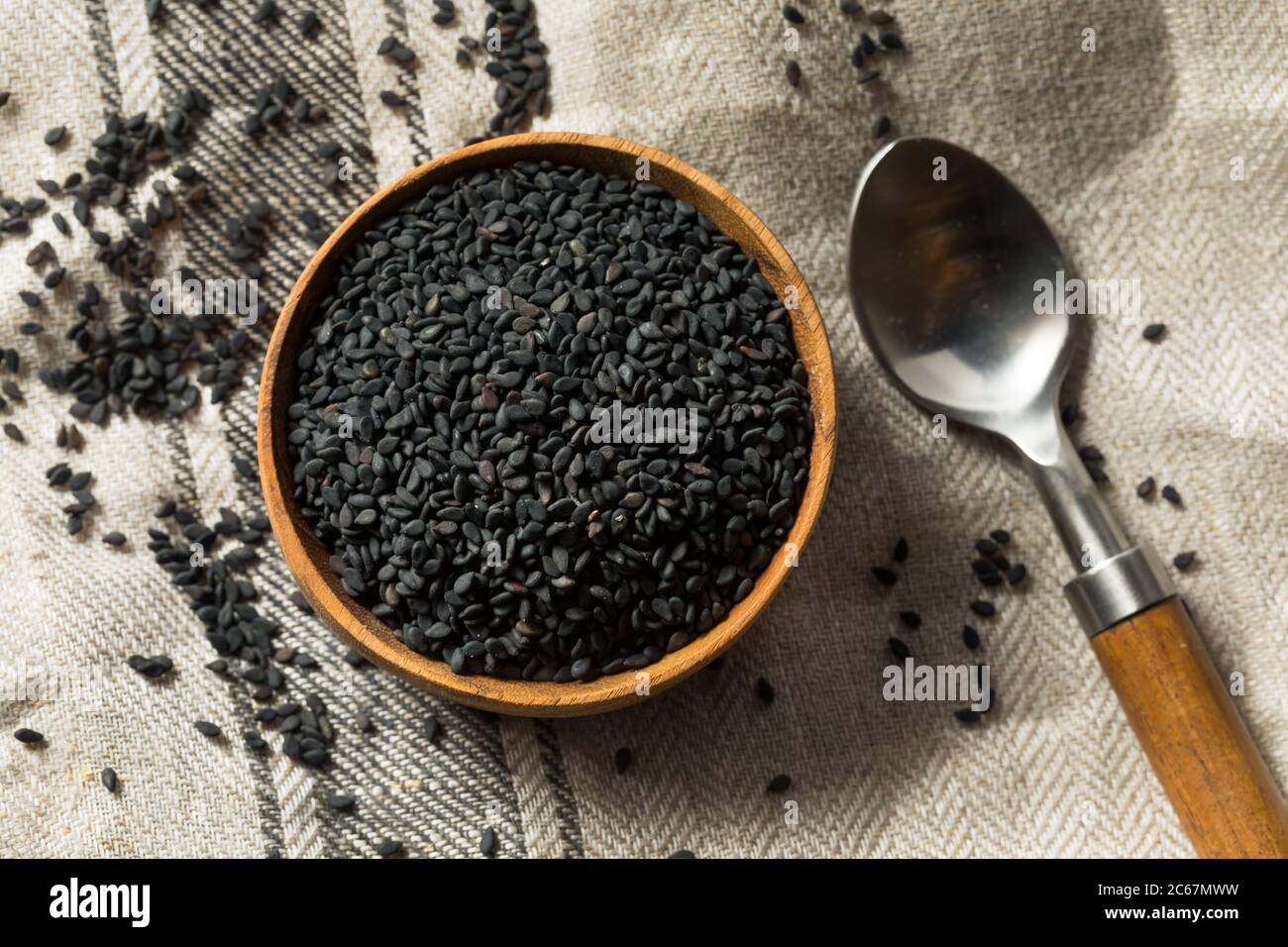 Black sesame seeds hi-res stock photography and images - Alamy