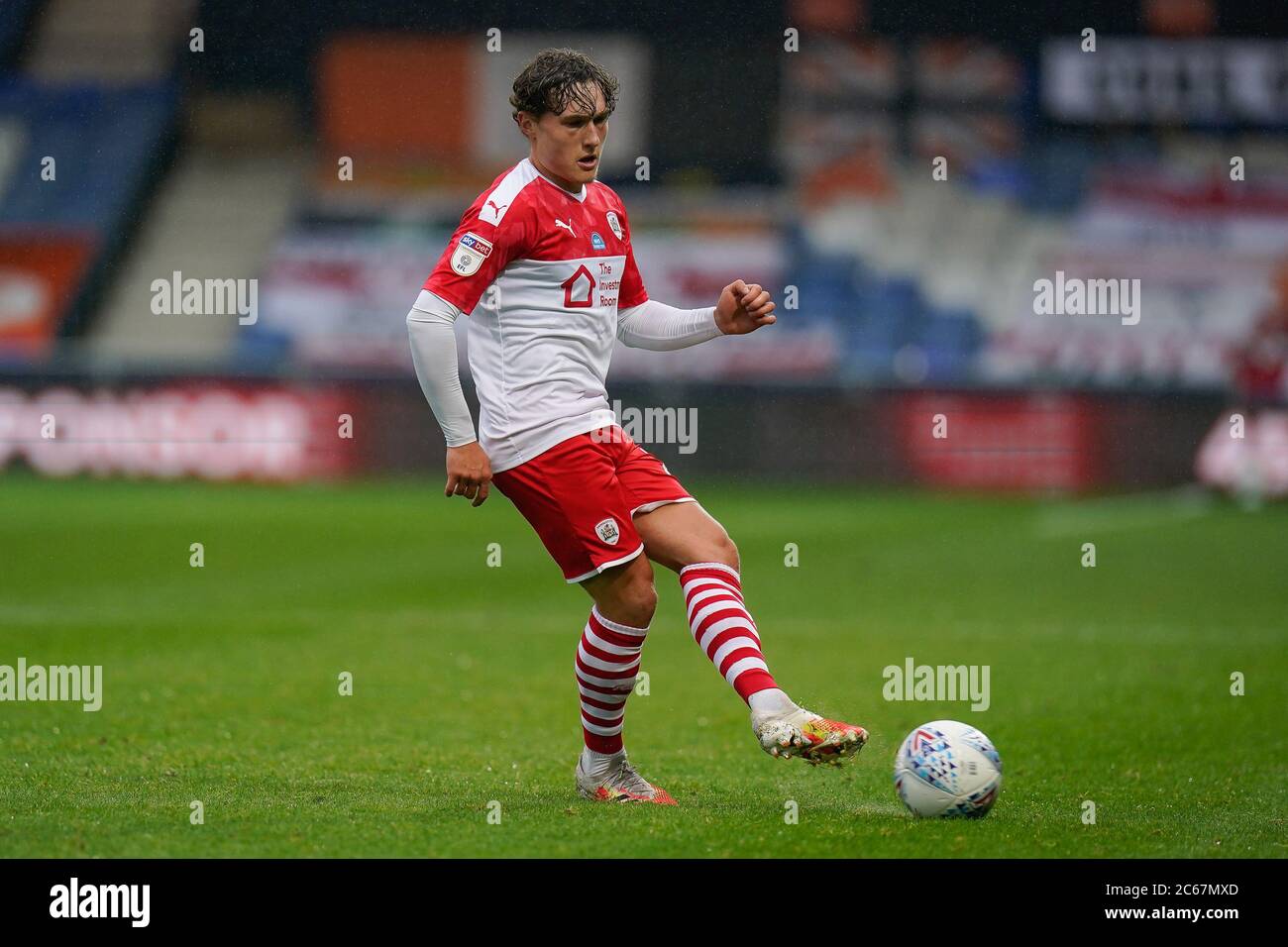 Luton, UK. 07th July, 2020. Callum Styles of Barnsley during the Sky Bet Championship match between Luton Town and Barnsley at Kenilworth Road, Luton, England on 7 July 2020. Photo by David Horn/PRiME Media Images. Credit: PRiME Media Images/Alamy Live News Stock Photo