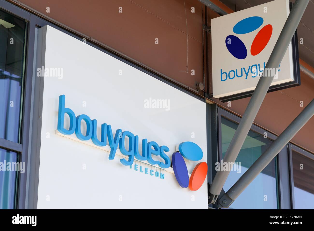 Bordeaux , Aquitaine / France - 07 05 2020 : Bouygues telecom logo sign on shop brand phone french operator store Stock Photo