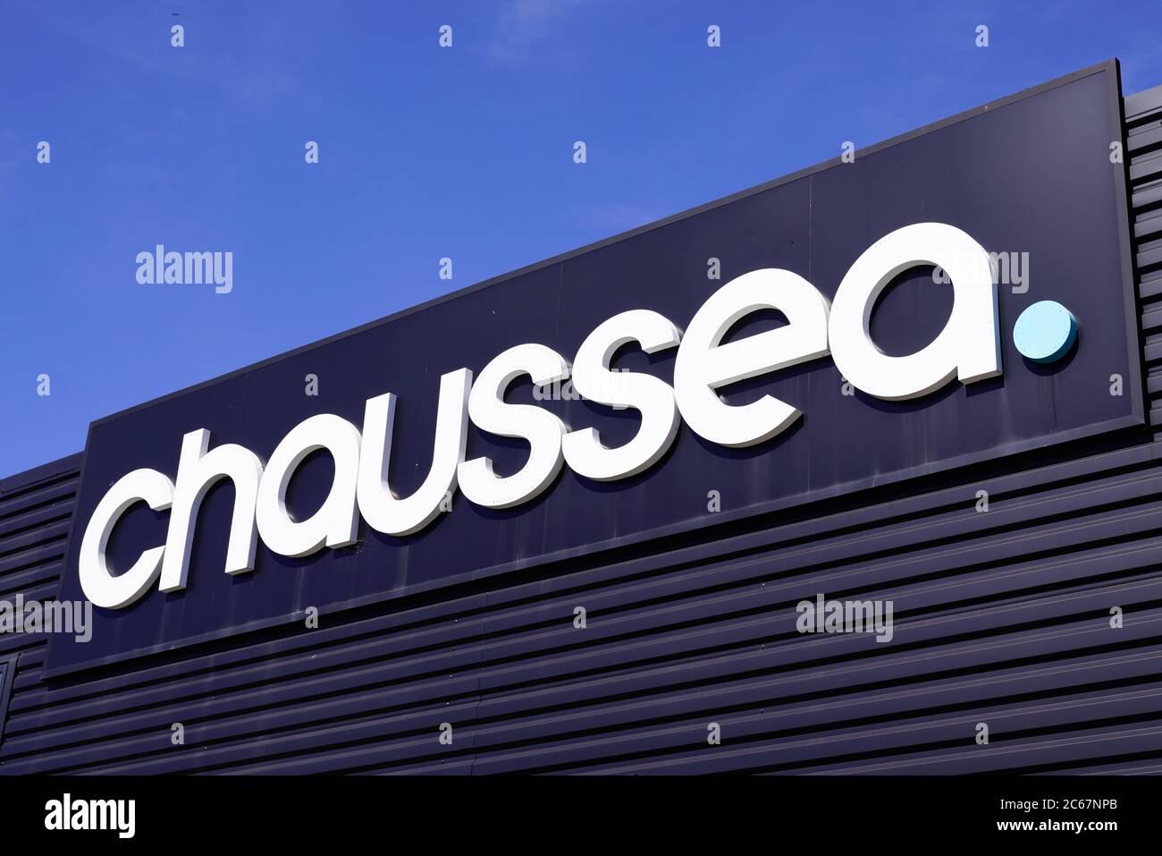 Bordeaux , Aquitaine / France - 07 05 2020 : Chaussea logo sign text on  store French group of shop distribution shoes Stock Photo - Alamy