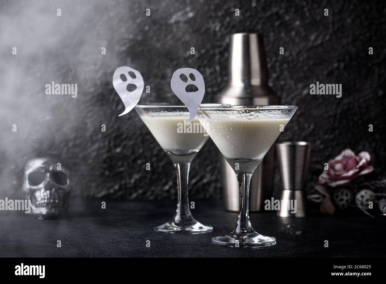 Halloween drink Liquid ghost. Coconut cocktail Stock Photo Alamy