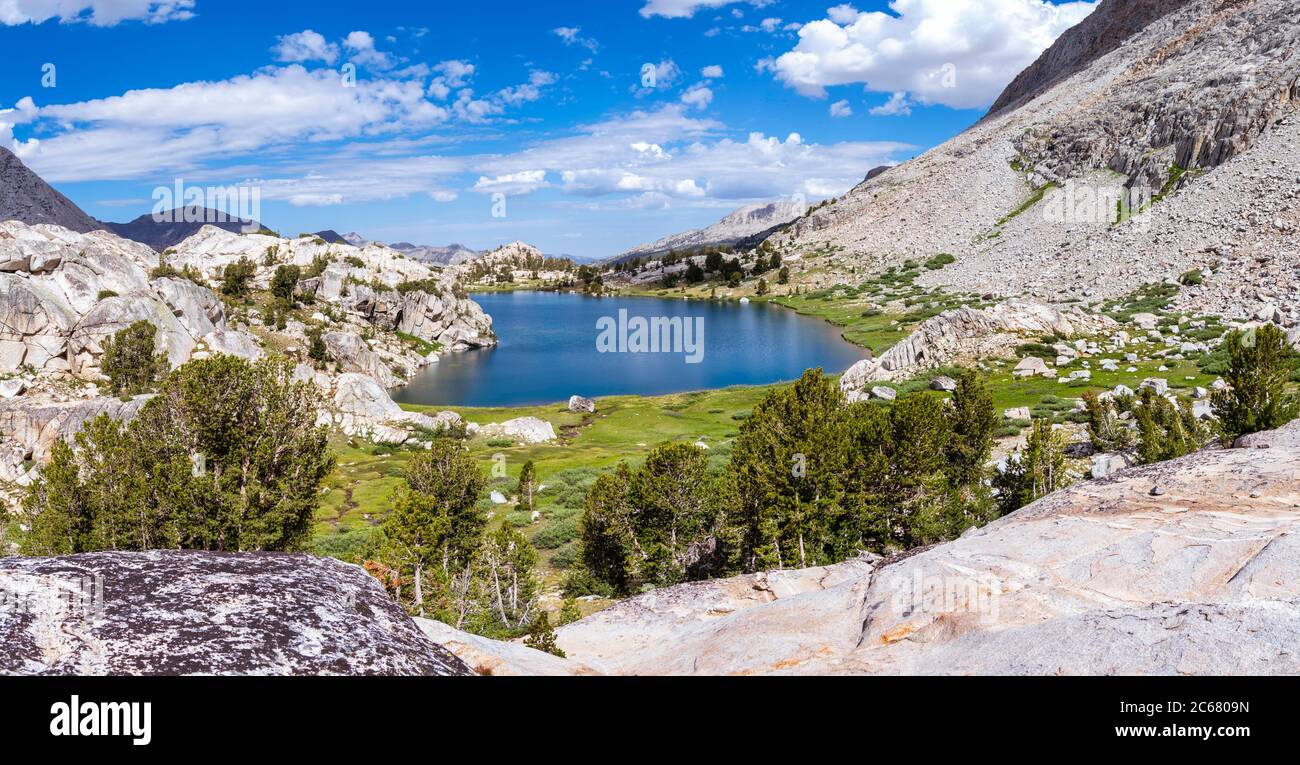 Evolution Lake, John Muir Trail/Pacific Crest Trail, Sequoia Kings Canyon Wilderness, Kings Canyon National Park, Sierra Nevada Mountains, California, USA Stock Photo