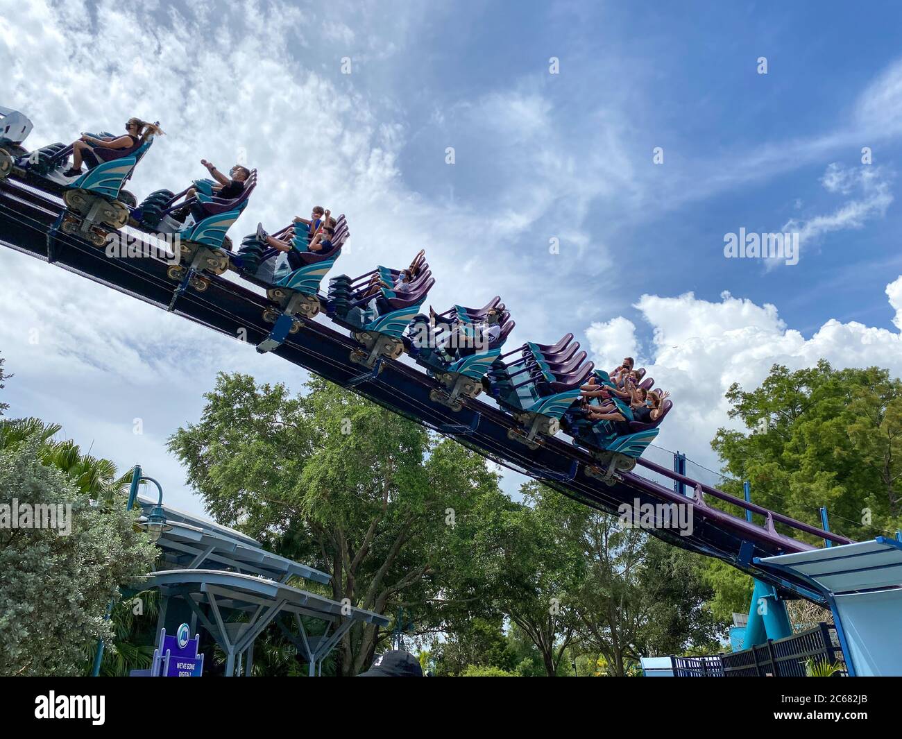 Roller coaster seaworld hi-res stock photography and images - Alamy