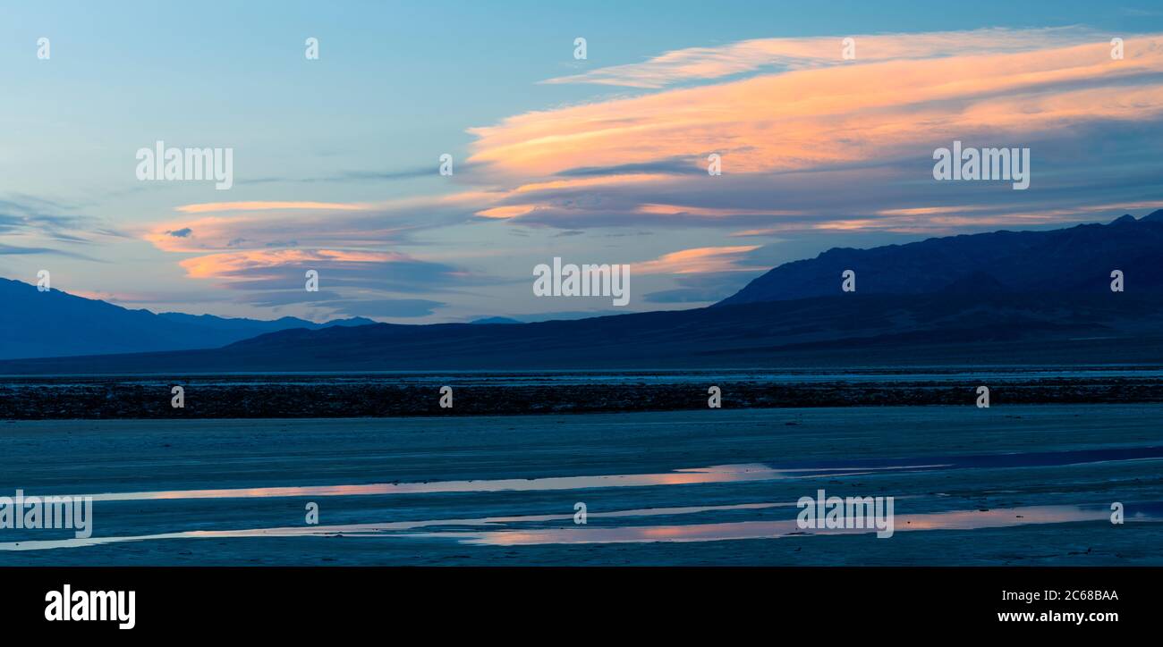 Death valley national park sunset hi-res stock photography and images ...