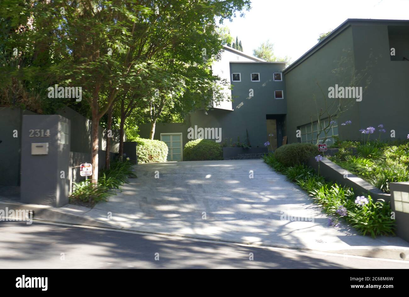 Beverly Hills, California, USA 7th July 2020 A general view of atmosphere of JFK's former mistress Judith Campbell's former home at 2314 San Ysidro Drive in Beverly Hills, California, USA. Photo by Barry King/Alamy Stock Photo Stock Photo