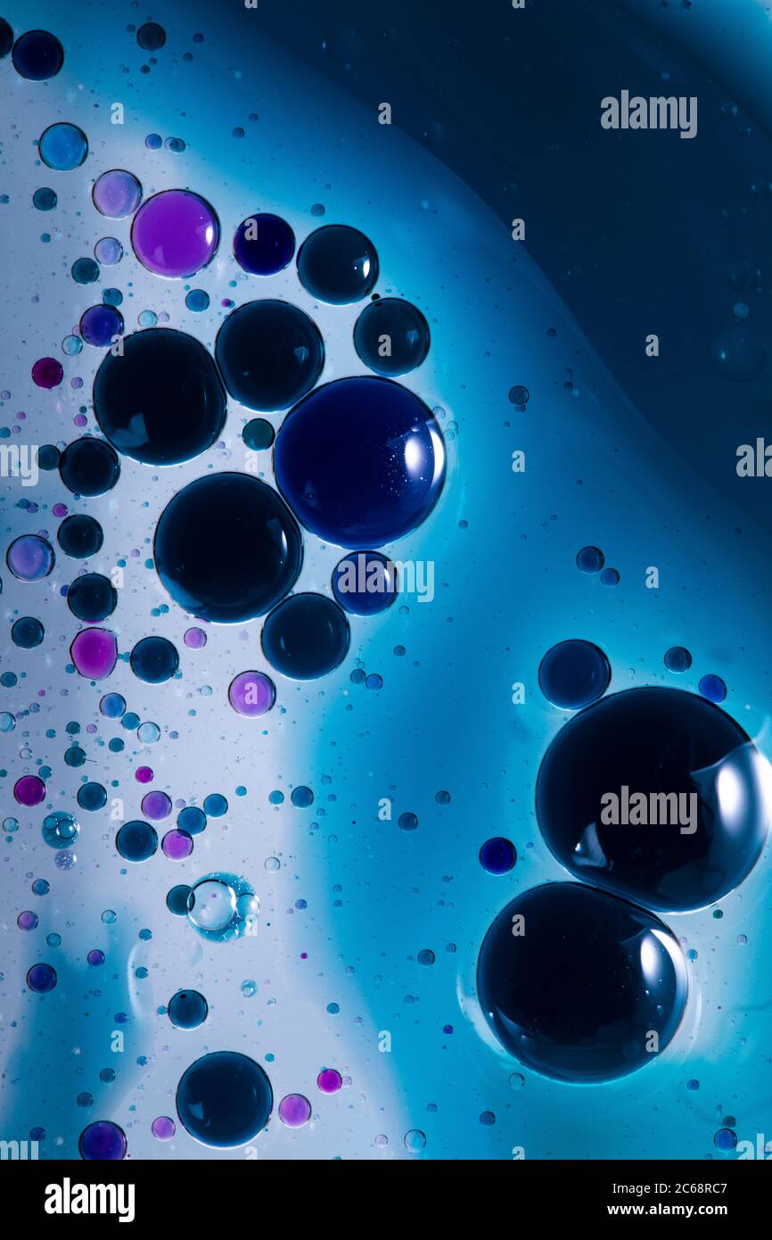 Oil bubbles hi-res stock photography and images - Alamy