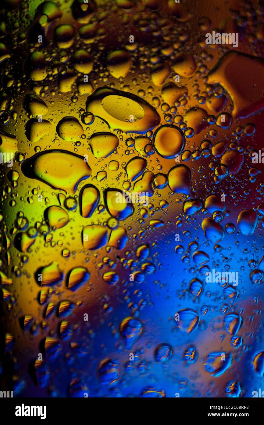 Oil and water bubbles hi-res stock photography and images - Alamy
