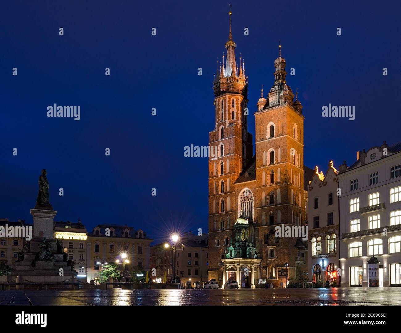St Mary's Basilica in Krakow, Poland at Night Stock Photo