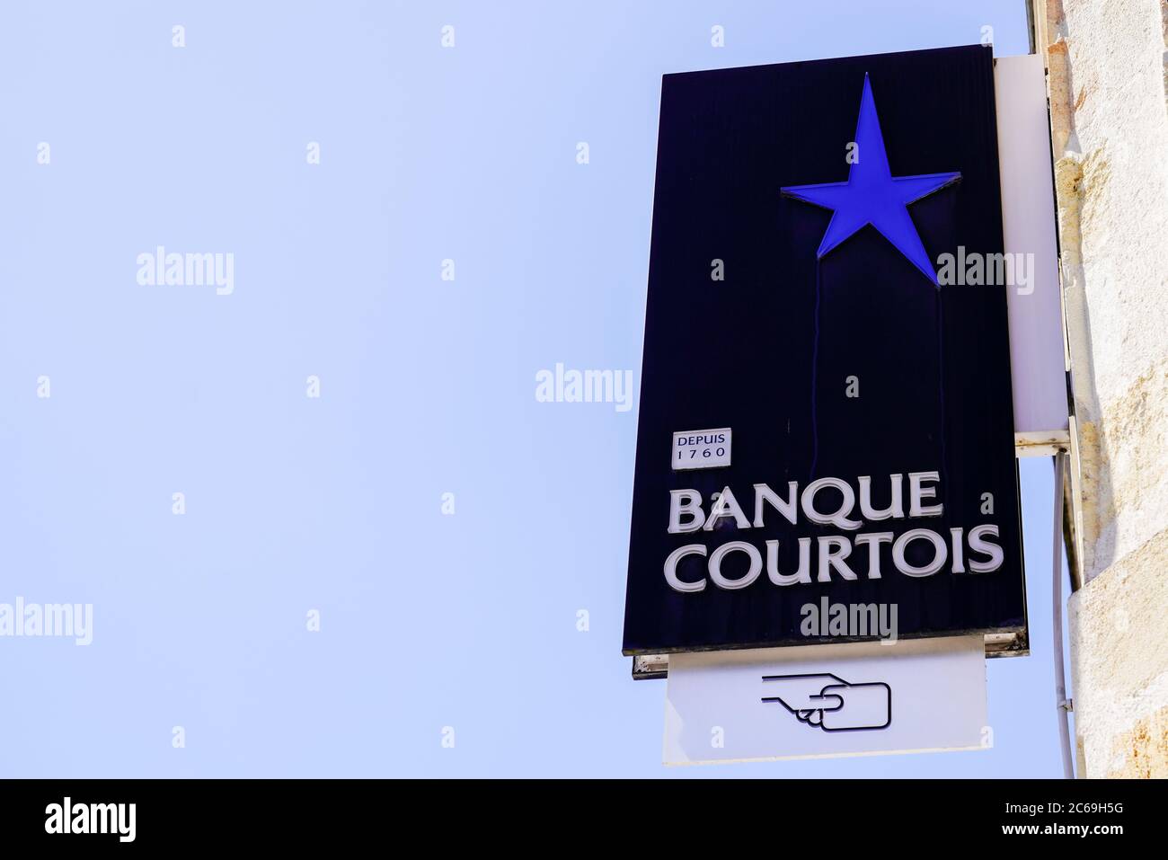 Page 3 Courtois High Resolution Stock Photography And Images Alamy