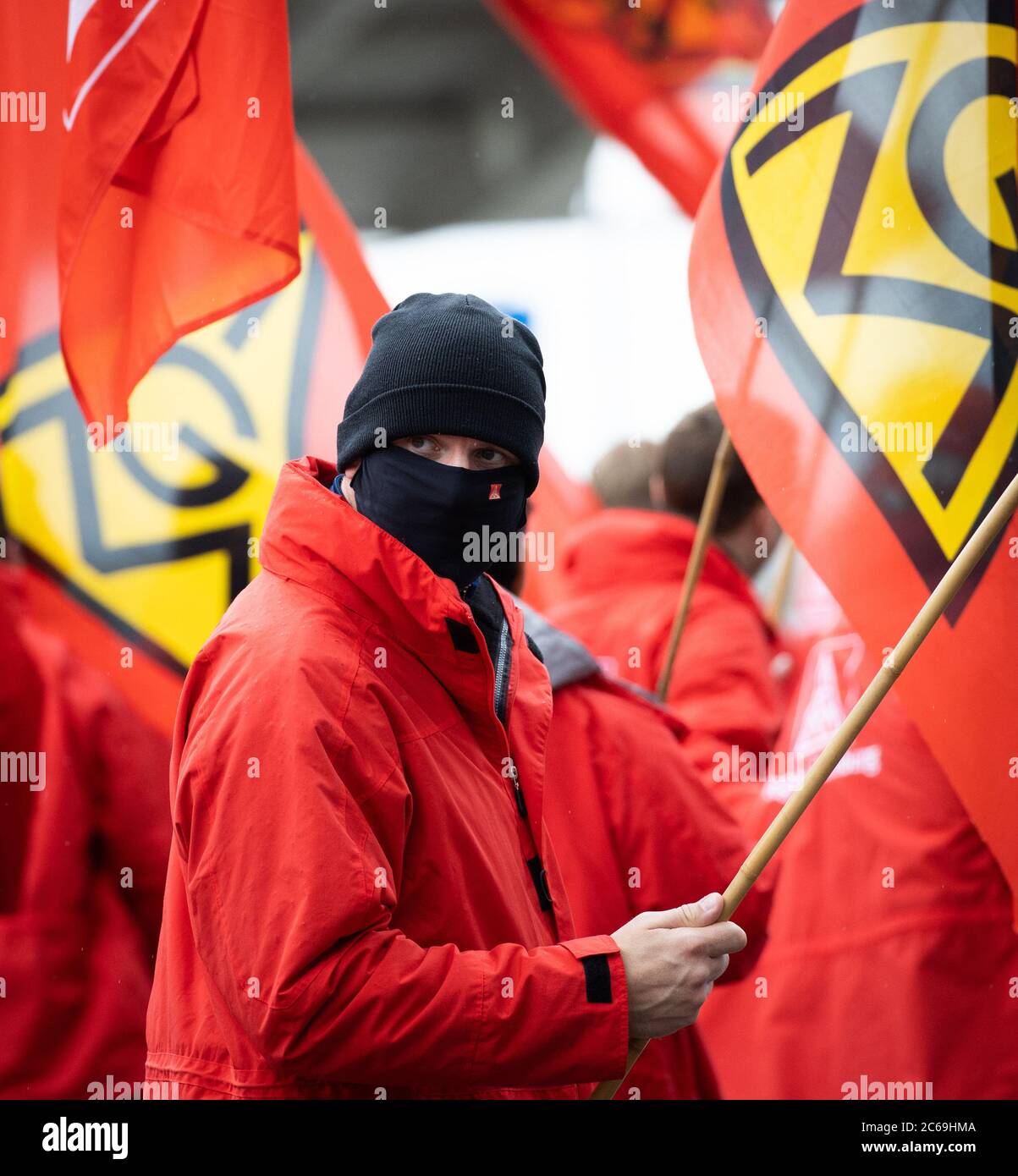 Hamburg, Germany. 08th July, 2020. Employees of the aircraft