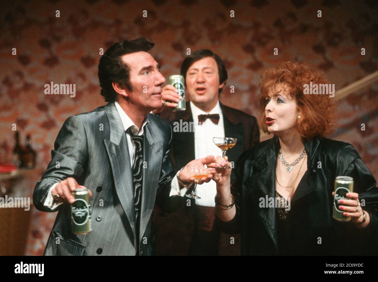 l-r: Pete Postlethwaite (Ray Say), George Raistrick (Mr Boo), Alison Steadman (Mari Hoff) in THE RISE AND FALL OF LITTLE VOICE by Jim Cartwright at the  Cottesloe Theatre, National Theatre (NT), London SE1 16/06/1992  music: Terry Davies design: William Dudley lighting: Mick Hughes movement: Jane Gibson director: Sam Mendes Stock Photo