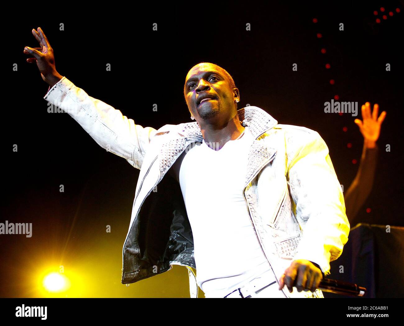 R & B male vocalist Akon opens for Usher at the BankAtlantic Center in ...