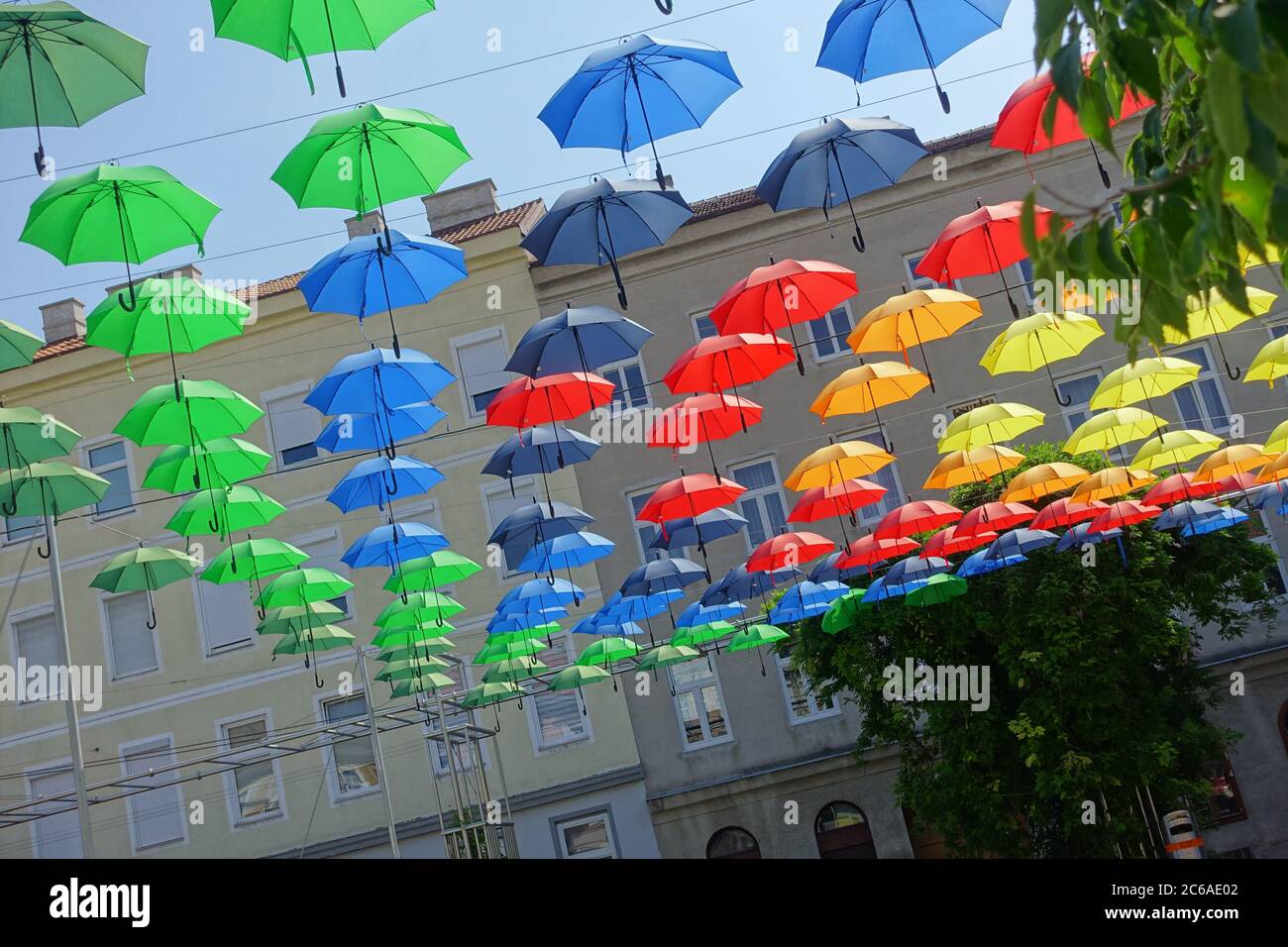 Wien, Dornerplatz, Installation REGEN.WALD2 von Alain Tisserand 