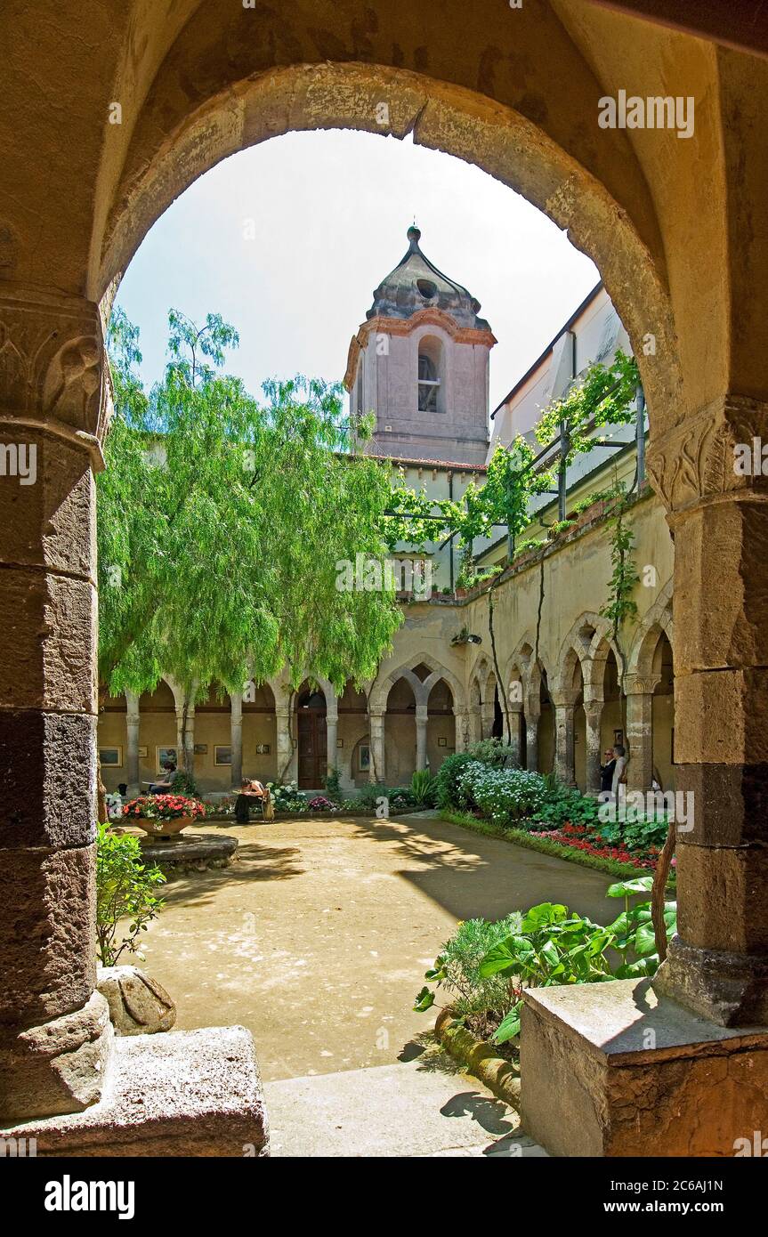 The gorgeous mediaeval cloisters of the monastery of San Francesco in Sorrento, near Naples, Italy Stock Photo