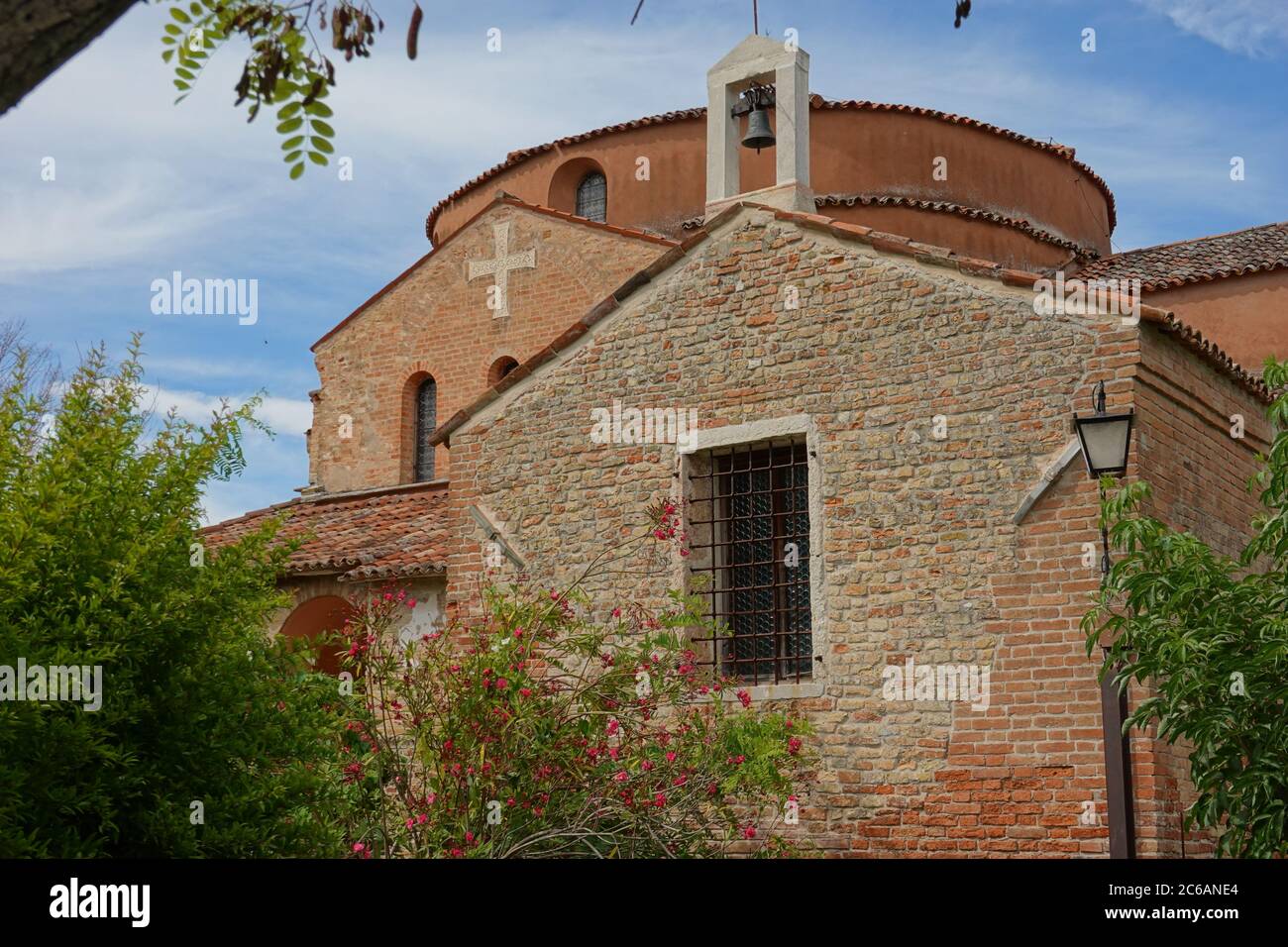 Insel Torcello bei Venedig, Kirche Santa Fosca // Torcello Island near Venice, Santa Fosca Church Stock Photo