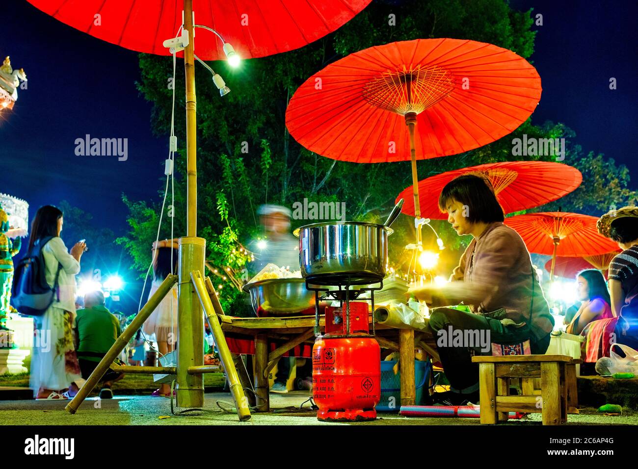 Chiang mai food night market hi-res stock photography and images - Alamy