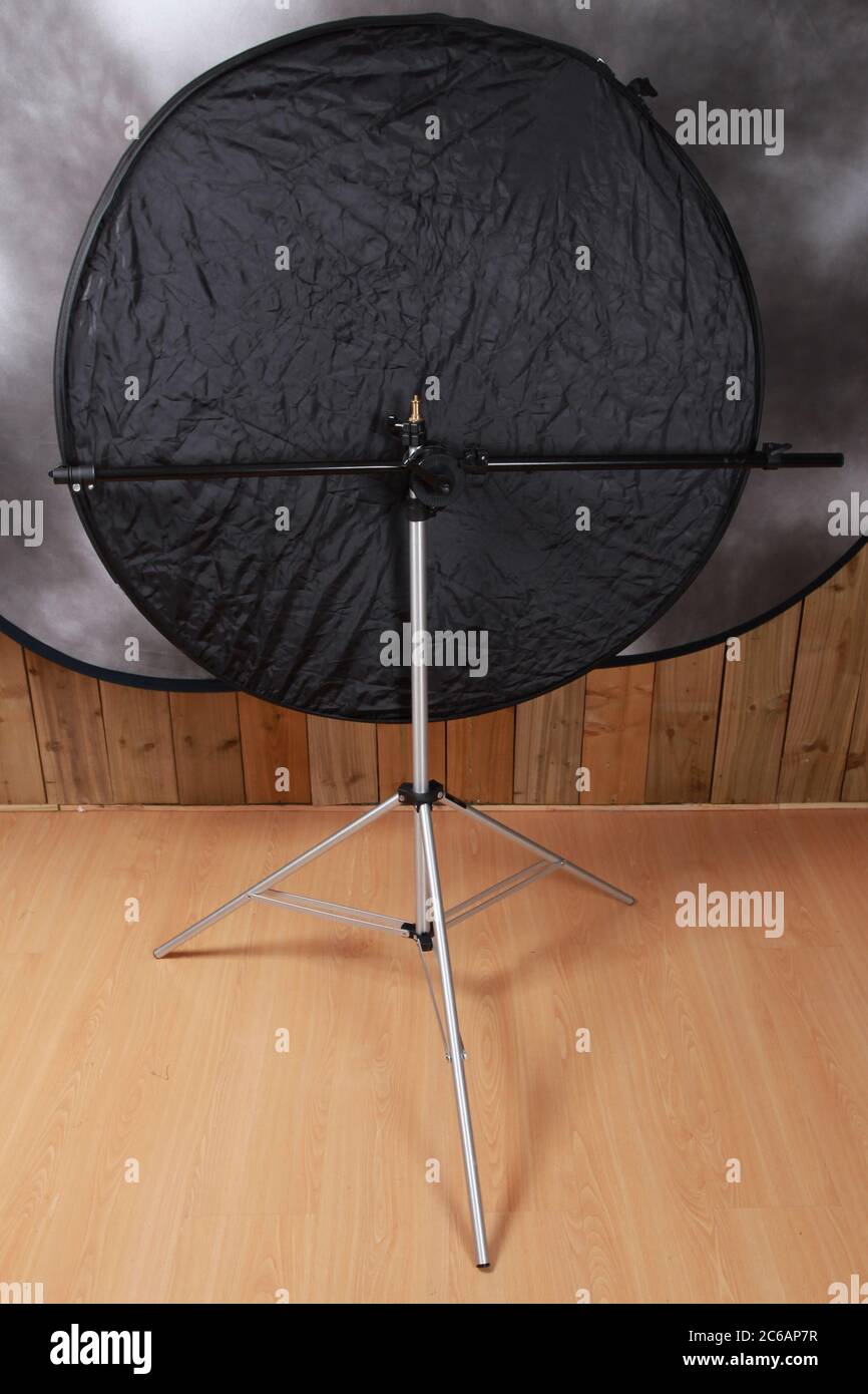 photography studio light reflector Stock Photo Alamy