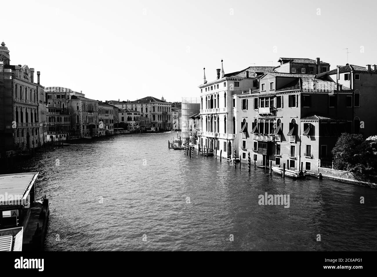 Venedig, Canal Grande ohne Verkehr, Krise der Tourismusindustrie wegen der CoVid-19 Maßnahmen // Venice, Canal Grande without Traffic, Tourism Crisis Stock Photo