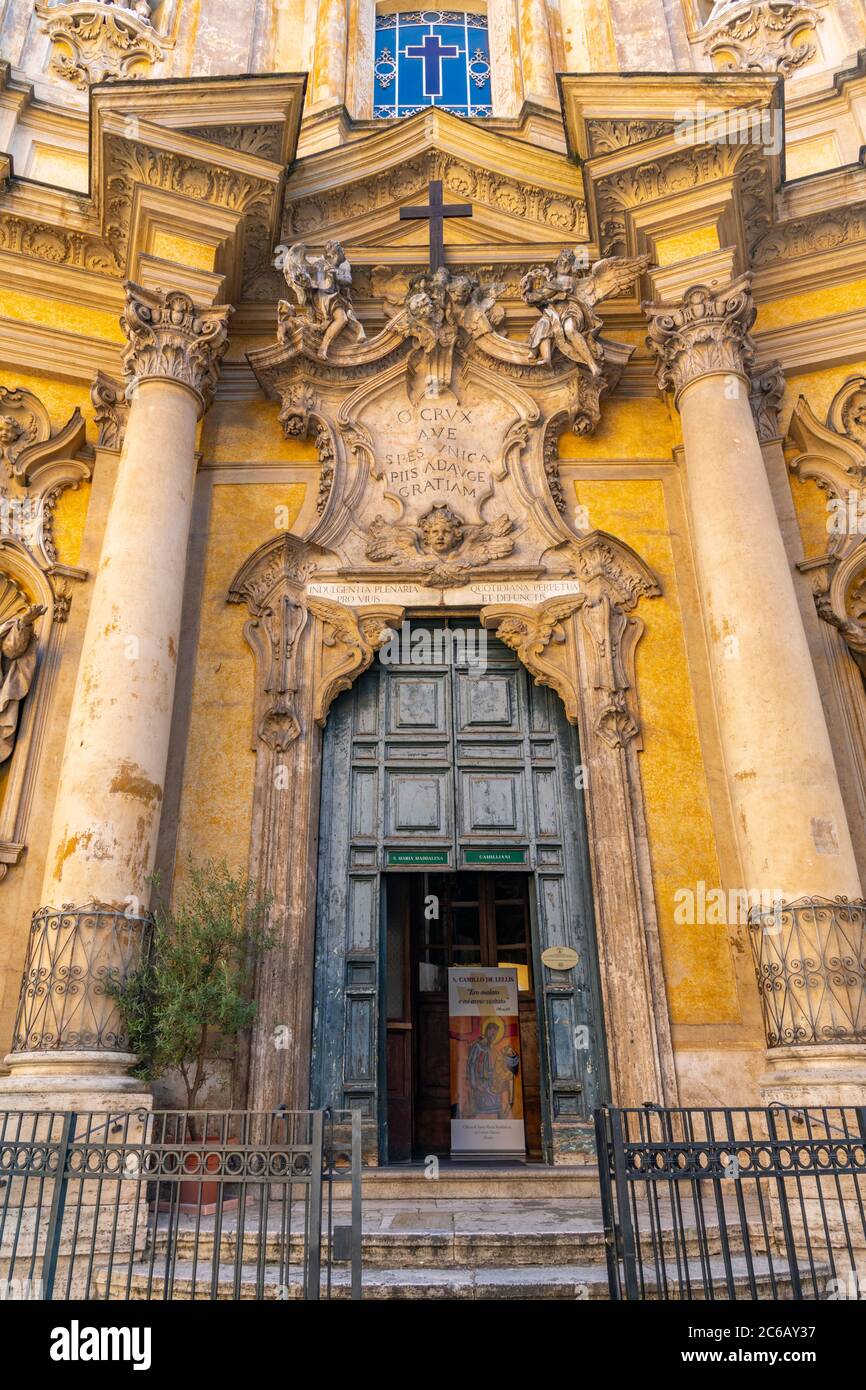 Italy, Lazio, Rome, Pigna, Piazza della Maddalena, Chiesa di Santa Maria Maddalena Stock Photo