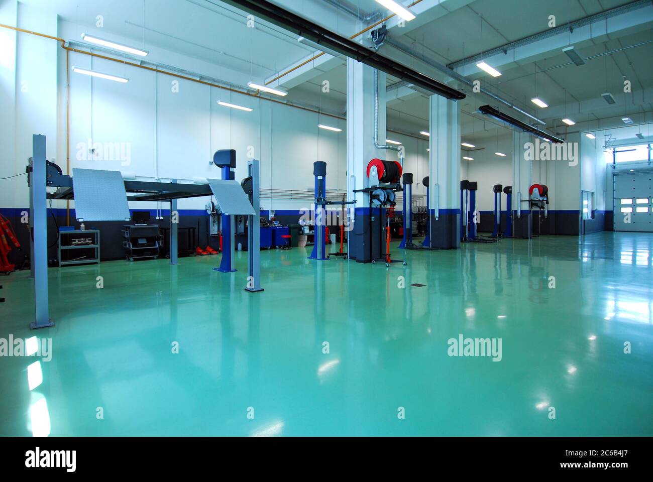 car repair garage, autoservice Stock Photo Alamy