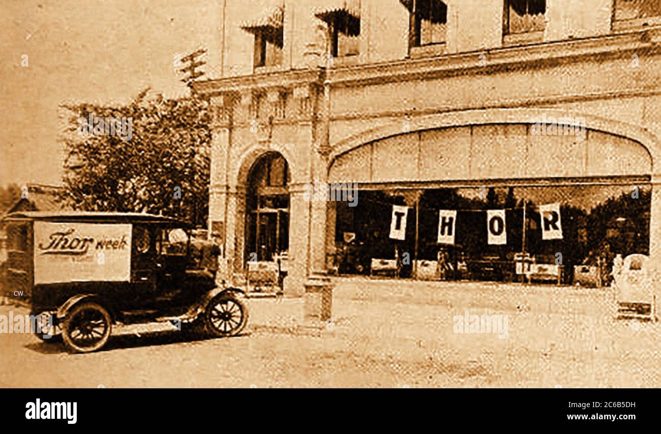 A 1920 photograph of the Thor Electric Shop ('The London Hydro'), 413 Yonge St, Toronto, Canada with its delivery van.   Electricity first came to Toronto in the late 1880's with  private companies meeting the need.  Toronto Hydro-Electric System was introduced on May 2, 1911 at Old City Hall. In the  1920's Toronto Hydro merged with the private electricity companies . Stock Photo