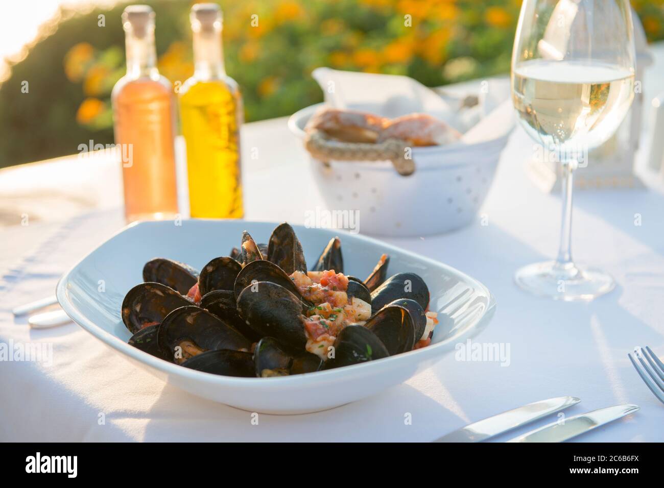 Mussels with white wine at a restaurant in Pefkos, Rhodes, Dodecanese, Greek Islands, Greece, Europe Stock Photo