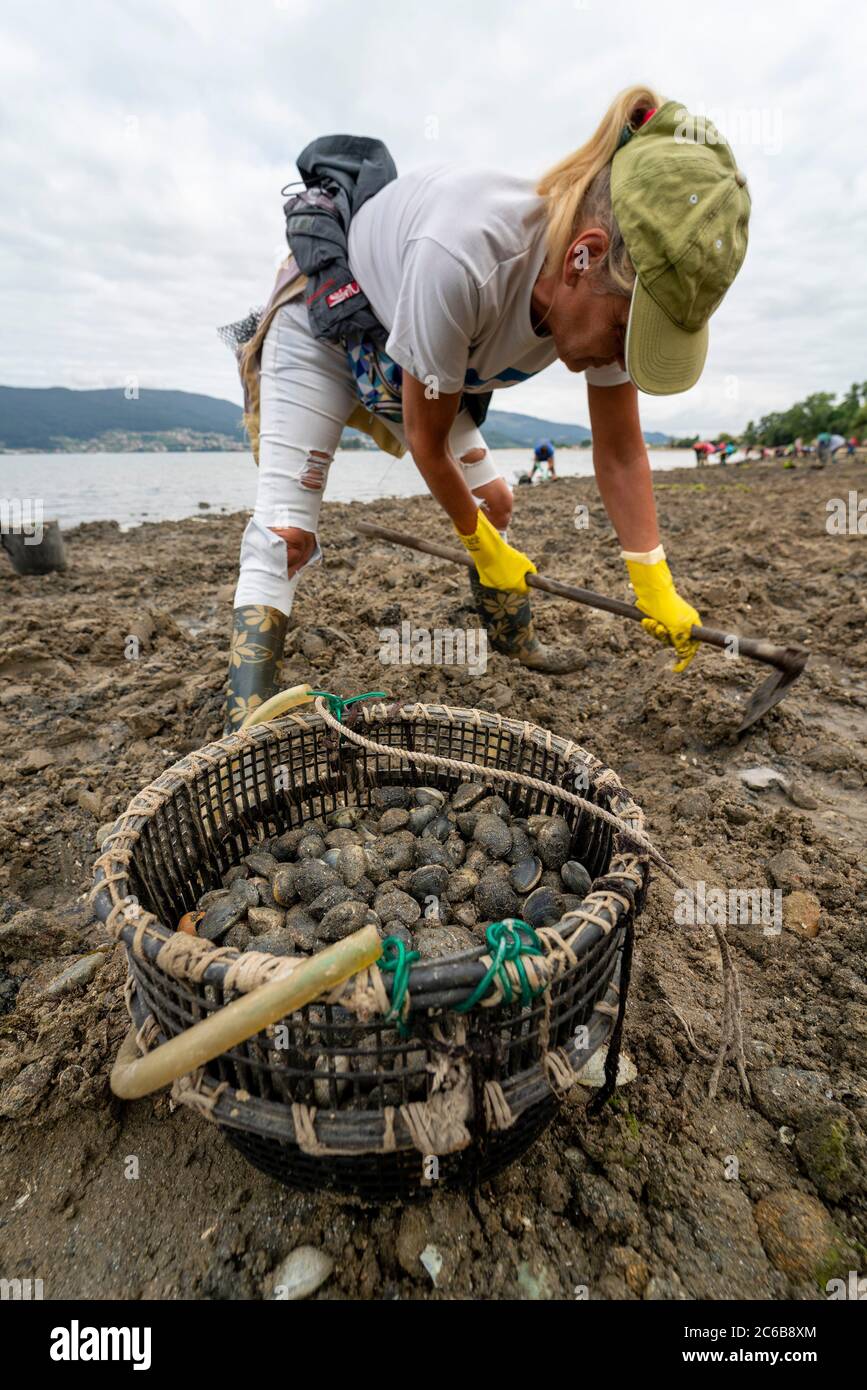 Full gathering hi-res stock photography and images - Alamy