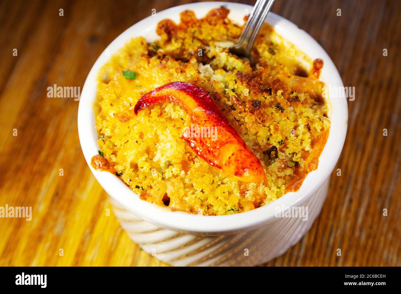 A bowl of lobster mac 'n' cheese, a dish made with locally landed seafood, served in Chester, Nova Scotia, Canada, North America Stock Photo