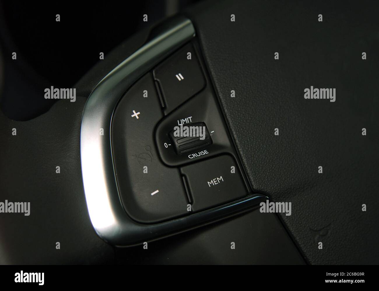 Cruise control button, cruise control button on the steering wheel