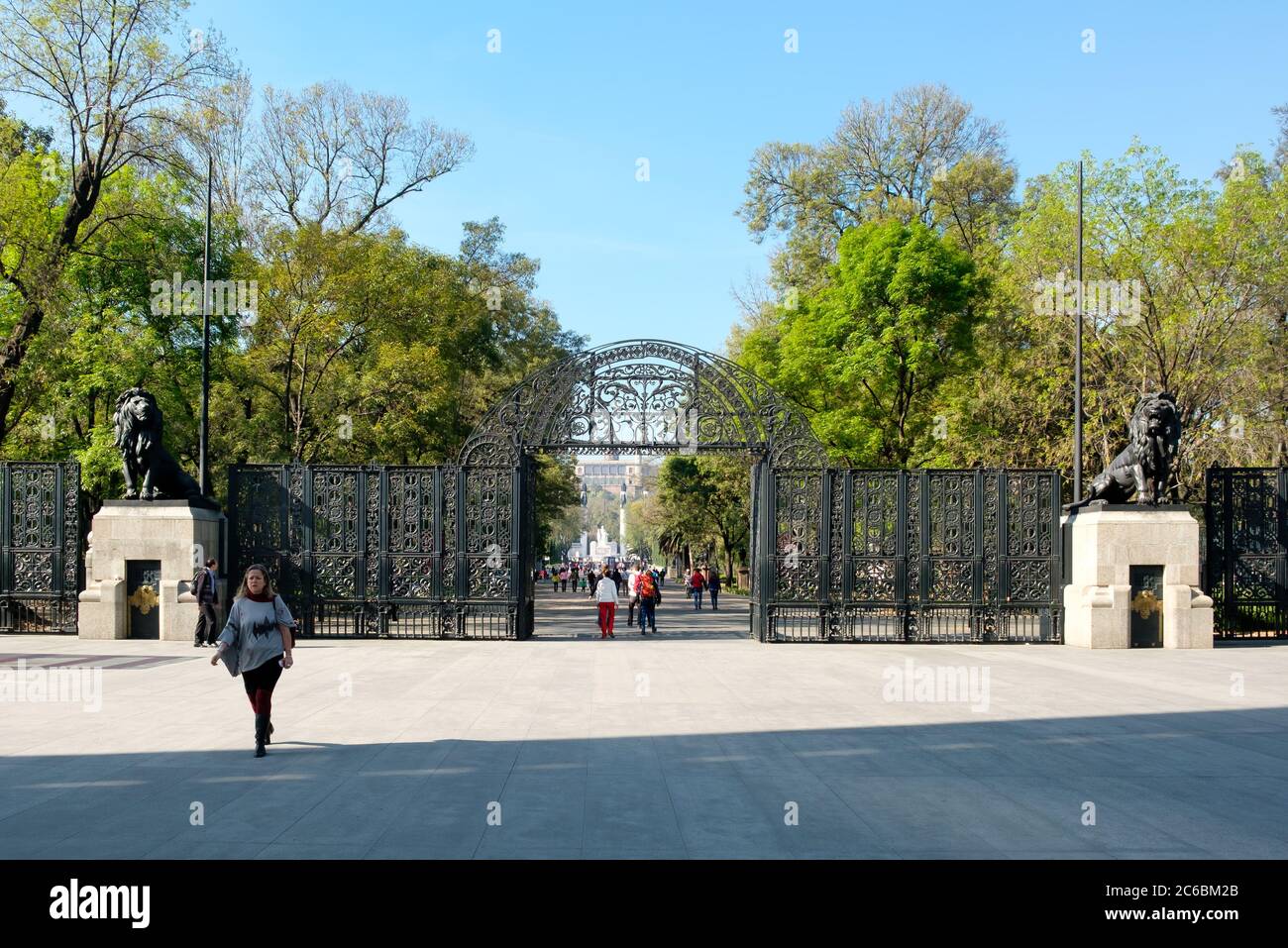 Lions Gate entrance to Chapultepec Park in Mexico City Stock Photo - Alamy