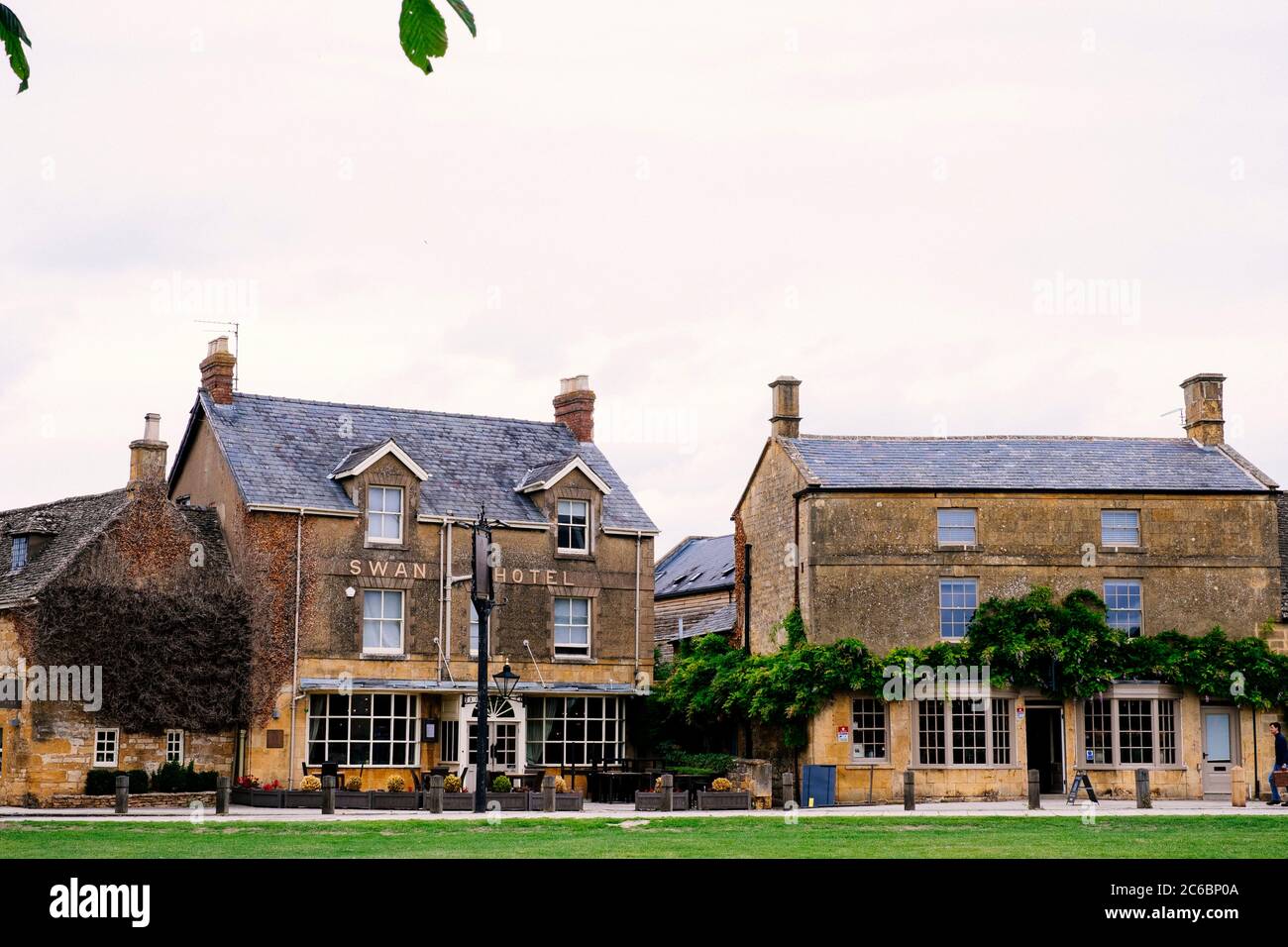 Broadway high street in cotswolds hi-res stock photography and images ...