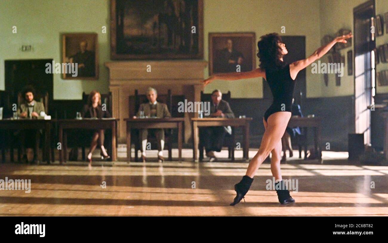 Лезгинка парень и девушка. Клип где девушка с парнем танцуют. Парень и девушка танцуют. Клип где девушка танцует перед жюри. Клип где девушка танцует с парнем.