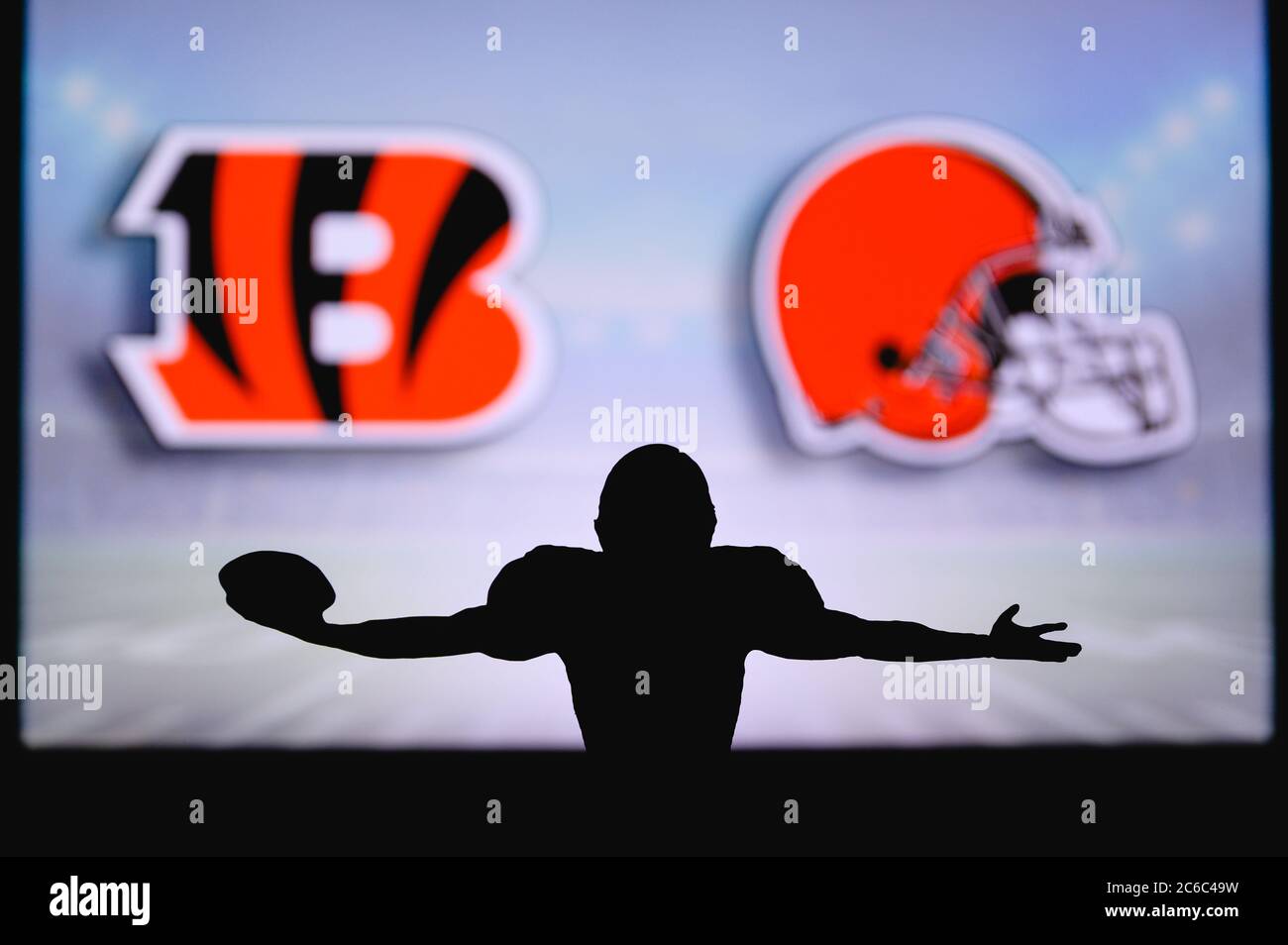 Houston Texans vs. Cincinnati Bengals. NFL Game. American Football League  match. Silhouette of professional player celebrate touch down. Screen in  bac Stock Photo - Alamy