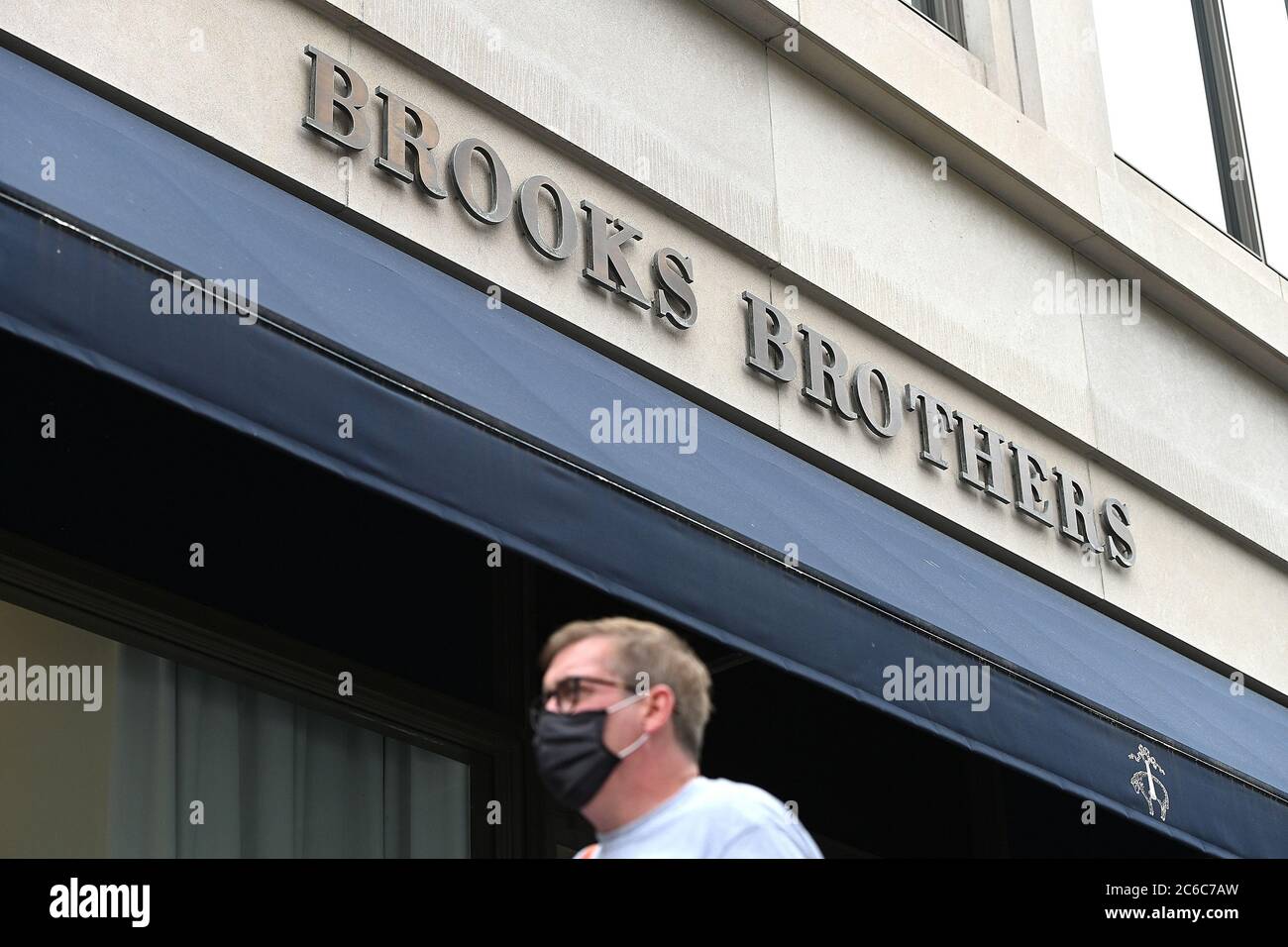 brooks brothers closing stores 2020
