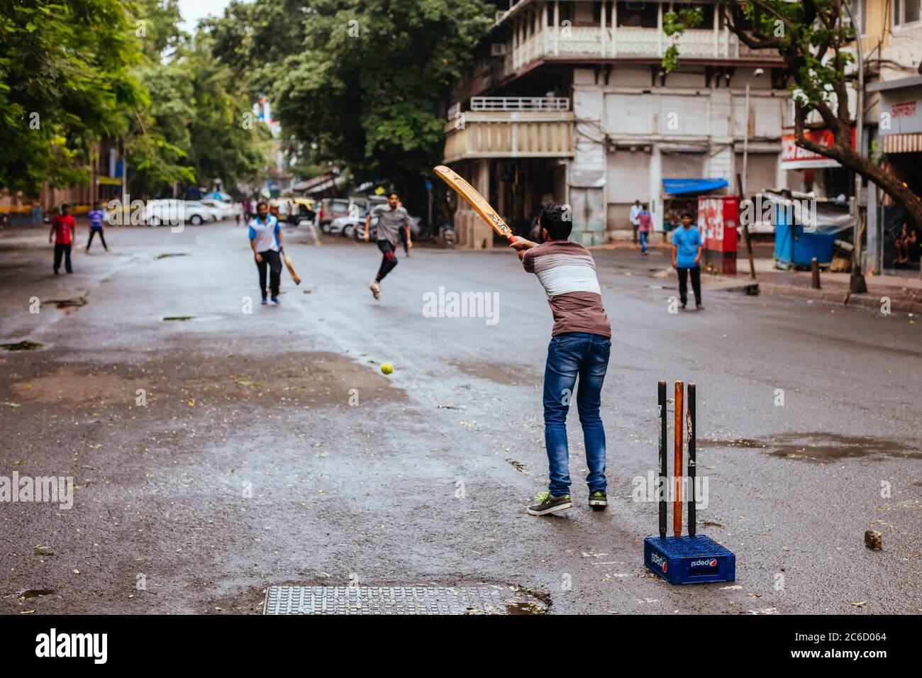 Street Cricket in Mumbai India Stock Photo