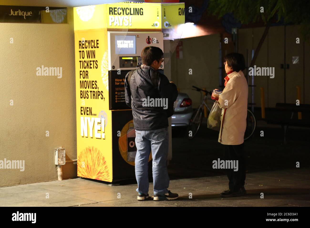 A New City Of Sydney Council Can And Bottle Recycling Machine On Dixon Street Haymarket Stock Photo Alamy