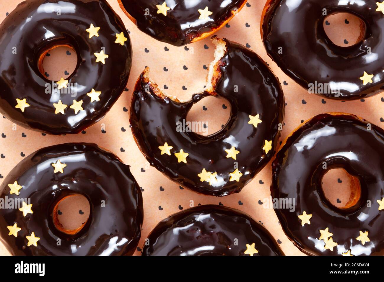 Heart donuts hi-res stock photography and images - Alamy