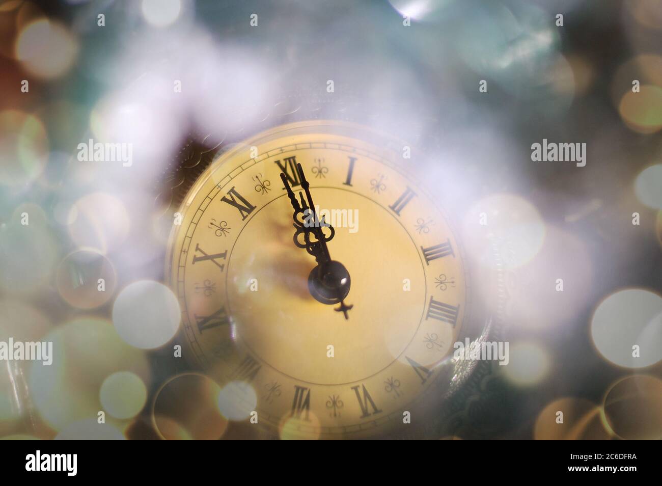 Vintage chess clock hi-res stock photography and images - Alamy