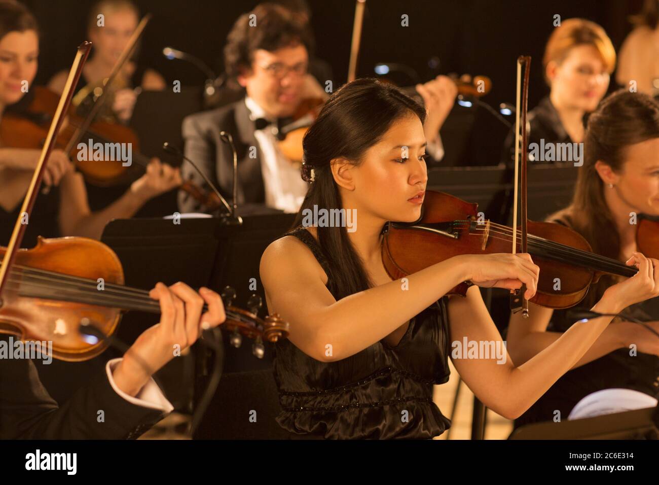Perform London Perform group london hi-res stock photography and images - Alamy