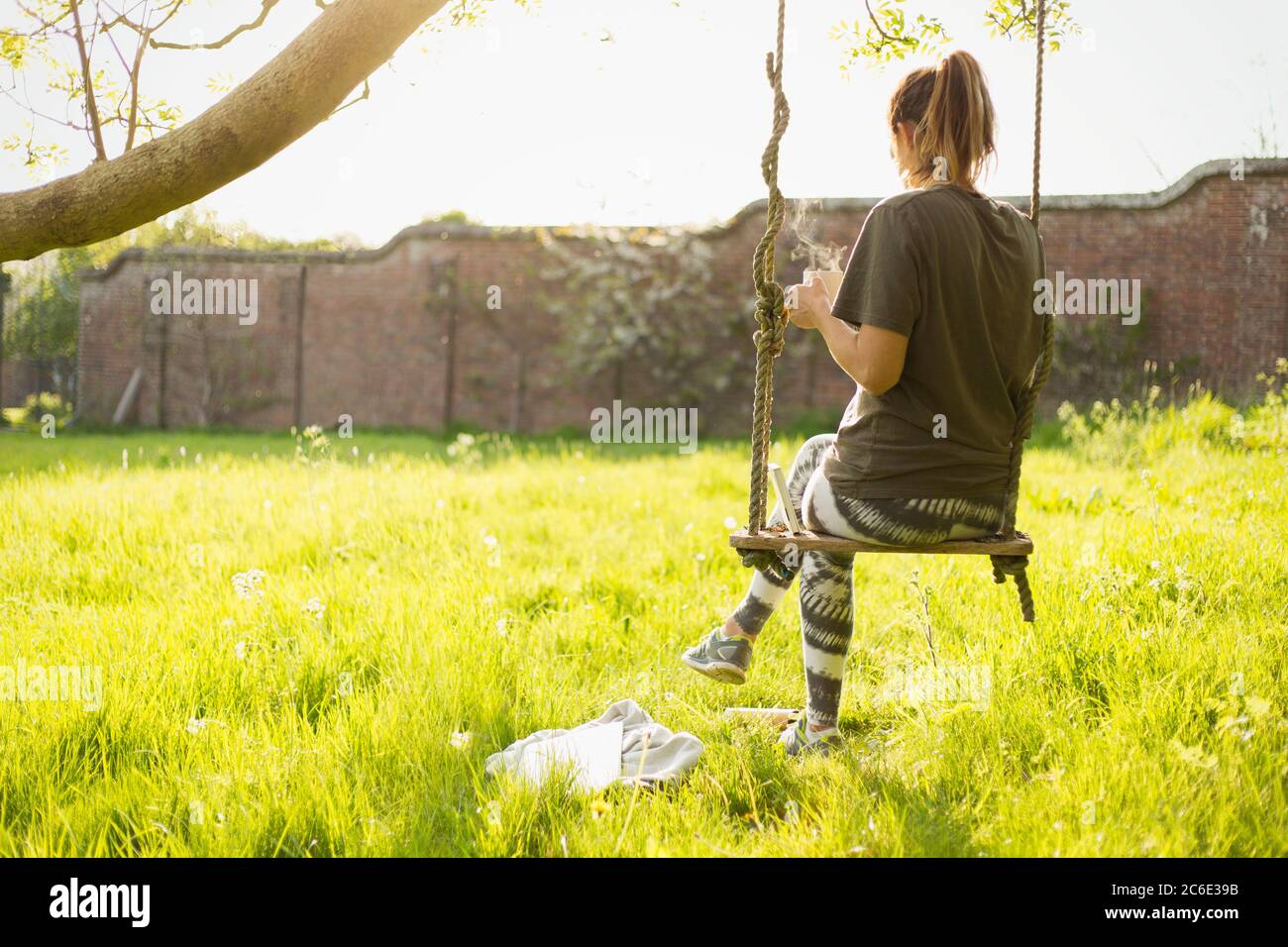 Garden swing garden hi-res stock photography and images - Alamy