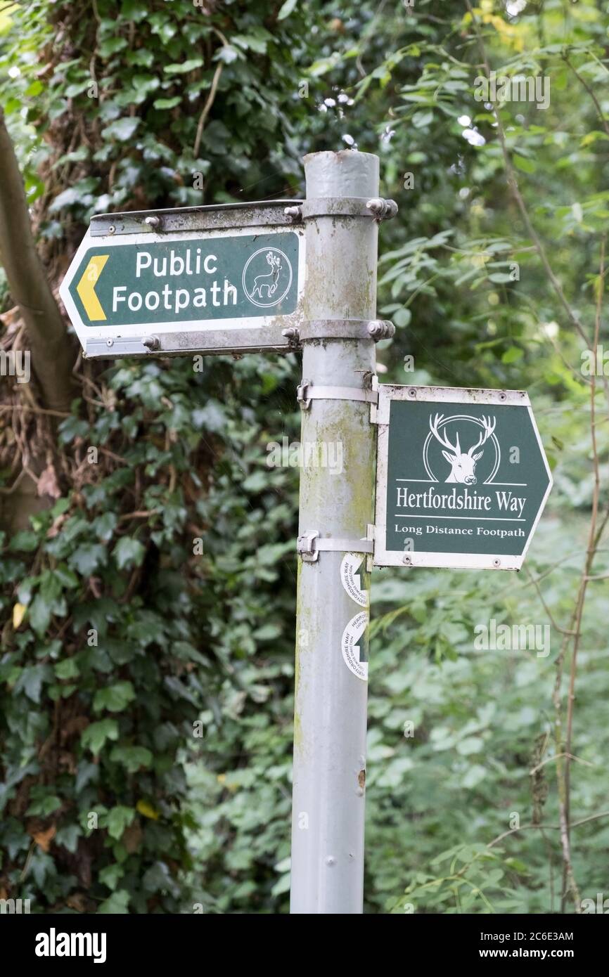 Public Footpath and Hertforshire Way sign, Therfield Heath, Royston, Hertfordshire. Stock Photo