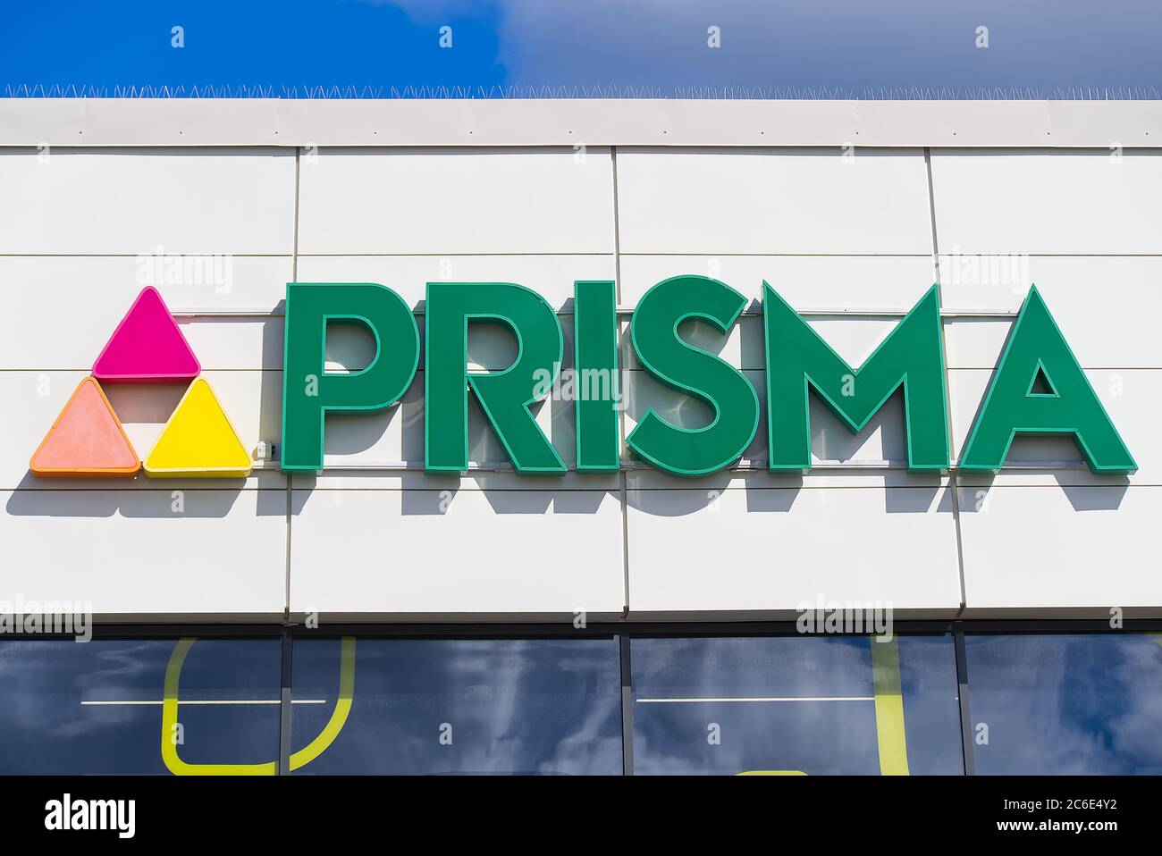 Tallinn, Estonia 08.07,2020 Prisma supermarket, outside logo. Famous family  market in scandinavia. Finnish chain of home improvement stores Stock Photo  - Alamy