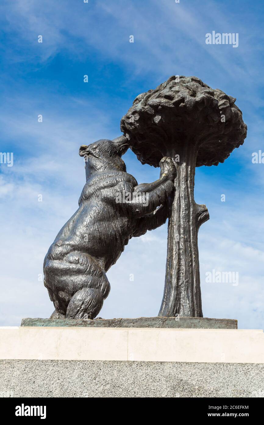 Statue of bear and strawberry tree a symbol of madrid hi-res stock