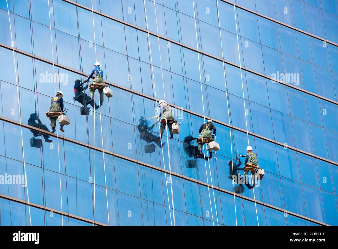 High Rise Window Washers Seoul Korea Stock Photo Alamy